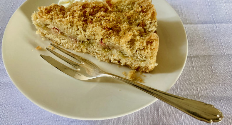Rhabarber-Streuselkuchen